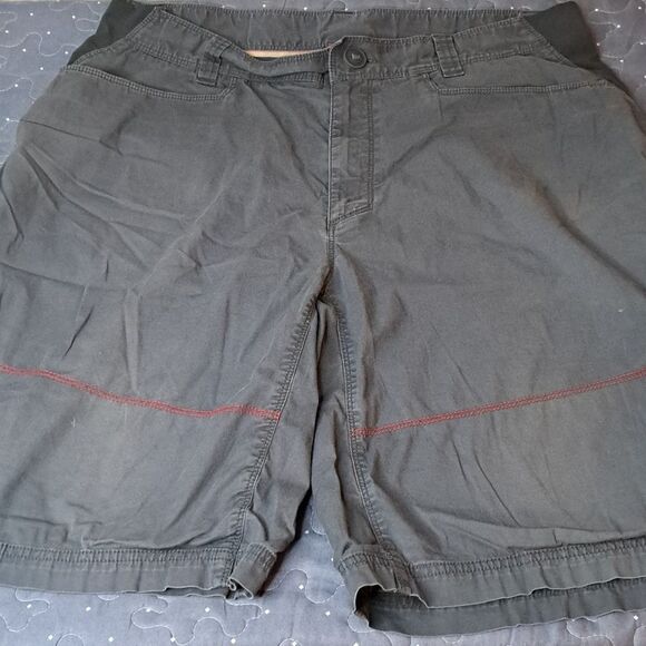 The North Face gray shorts size large - Picture 1 of 6